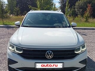 2021 Volkswagen Tiguan II Рестайлинг, белый, 2380000 рублей, вид 1