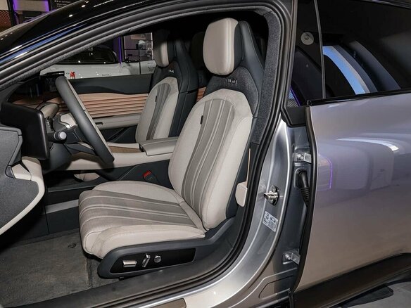 2026 Audi E5 83 kWh, серебристый, 7620000 рублей - вид 12