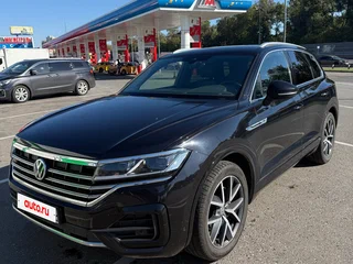 2019 Volkswagen Touareg III, чёрный, 4600000 рублей, вид 1