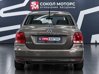 2017 Volkswagen Polo V Рестайлинг, коричневый, 1149900 рублей, вид 4