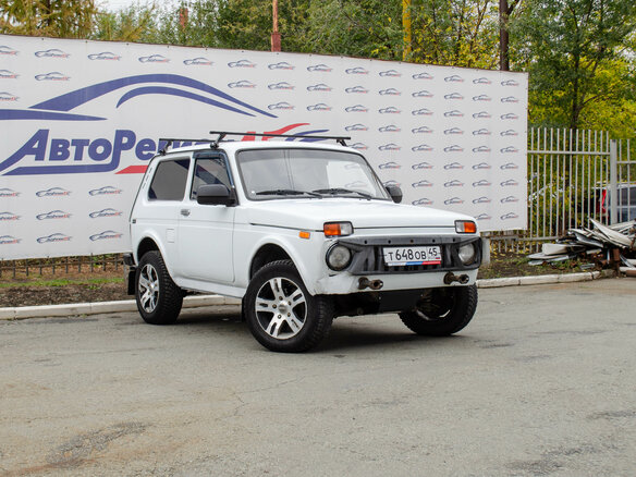 2010 Lada (ВАЗ) 2121 (4x4) Фора I Рестайлинг, белый, 250000 рублей - вид 2