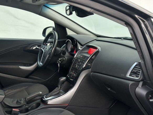 2013 Opel Astra J Рестайлинг, чёрный, 780000 рублей - вид 10