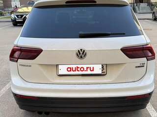 2017 Volkswagen Tiguan II, белый, 2800000 рублей, вид 3