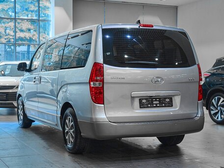 2020 Hyundai H-1 II Рестайлинг 2, серый, 2599000 рублей, вид 4
