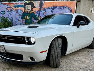 2018 Dodge Challenger III Рестайлинг 2, белый, 3650000 рублей, вид 2