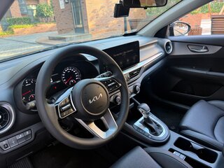 2022 Kia K3 II Рестайлинг, чёрный, 2480000 рублей, вид 2