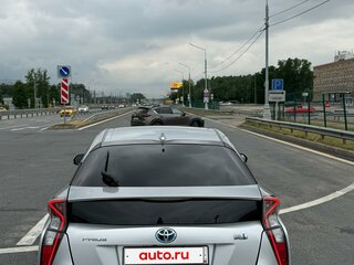 2018 Toyota Prius IV (XW50), серебристый, 1300000 рублей, вид 5