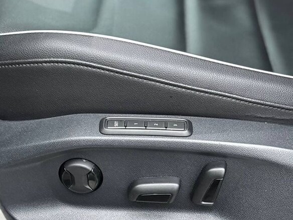 2017 Volkswagen Tiguan II, чёрный, 3440000 рублей - вид 30