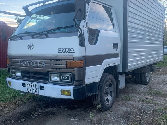1989 Toyota Dyna, белый, 565000 рублей - вид 1