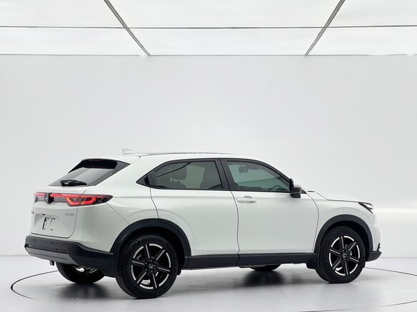 2023 Honda Vezel II, белый, 1695007 рублей - вид 5