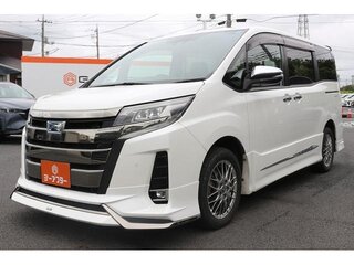 2021 Toyota Noah III (R80) Рестайлинг, белый, 2050000 рублей, вид 1