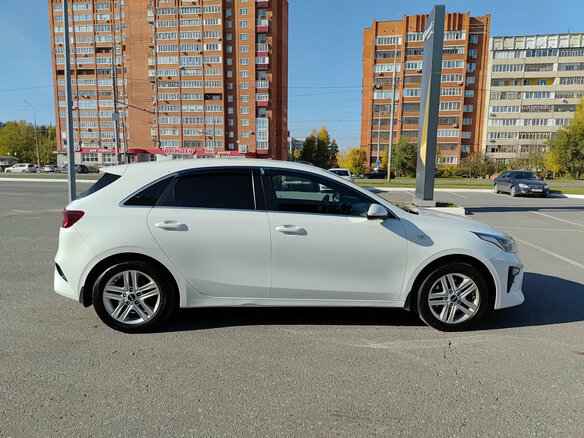 2019 Kia Ceed III, белый, 1328000 рублей - вид 3