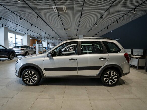 2026 Lada (ВАЗ) Granta Cross I Рестайлинг, серебристый - вид 2