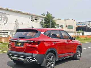 2023 Kia KX3, красный, 1750000 рублей, вид 4