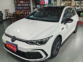 2023 Volkswagen Golf VIII, серый, 1780000 рублей, вид 1