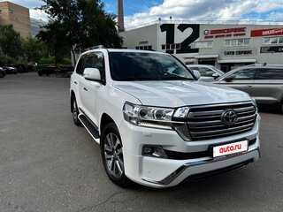 2016 Toyota Land Cruiser 200 Series Рестайлинг 2, белый, 8000000 рублей, вид 4