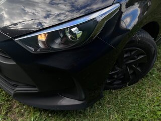 2020 Toyota Yaris IV, чёрный, 1249000 рублей, вид 2