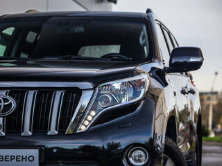 2015 Toyota Land Cruiser Prado 6-speed 150 Series Рестайлинг 1, чёрный, 3687321 рублей, вид 2