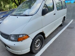 2002 Toyota HiAce XH10, белый, 350000 рублей, вид 1