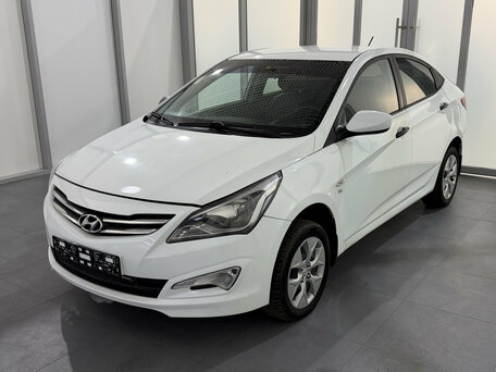 2015 Hyundai Solaris I Рестайлинг, белый, 1470000 рублей, вид 3