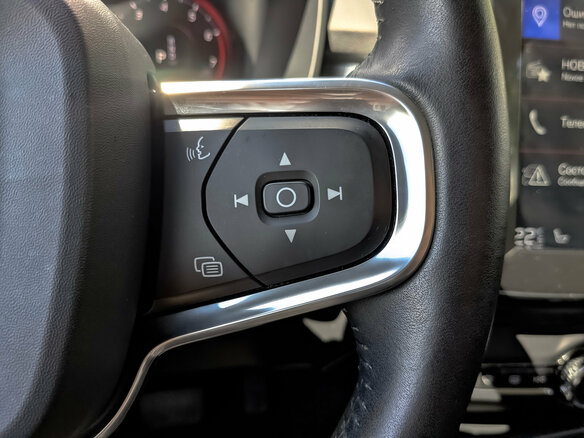 2020 Volvo XC40 I, белый - вид 27