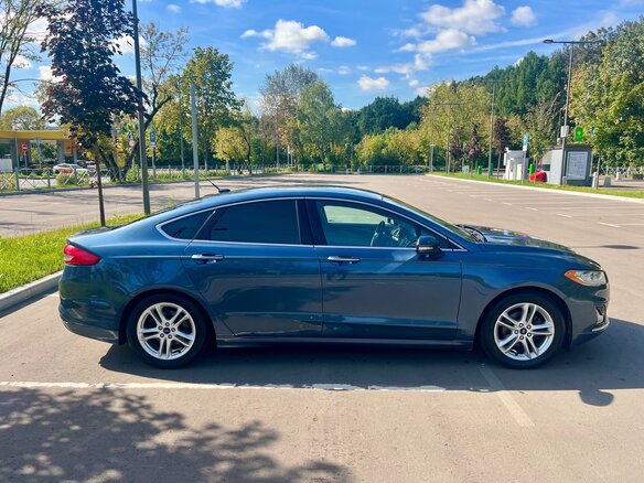 2018 Ford Fusion (North America) II Рестайлинг, синий, 1300000 рублей - вид 4