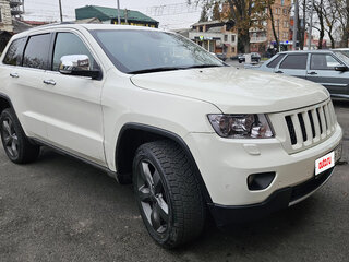 2011 Jeep Grand Cherokee IV (WK2), белый, 1800000 рублей, вид 3