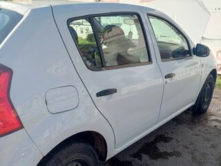 2014 Renault Sandero I, белый, 570000 рублей, вид 4