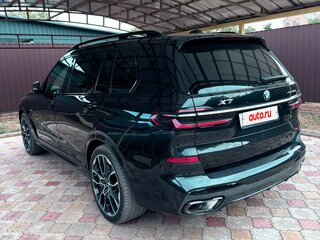 2022 BMW X7 40d I (G07) Рестайлинг, чёрный, 12800000 рублей, вид 3