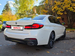 2020 BMW 5 серии 540d xDrive VII (G30/G31/G38) Рестайлинг, белый, 6300000 рублей, вид 4