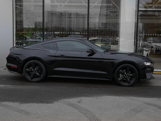 2022 Ford Mustang VI Рестайлинг, чёрный, 3750000 рублей, вид 4