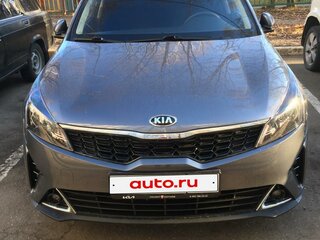 2021 Kia Rio IV Рестайлинг, серый, 1650000 рублей, вид 5