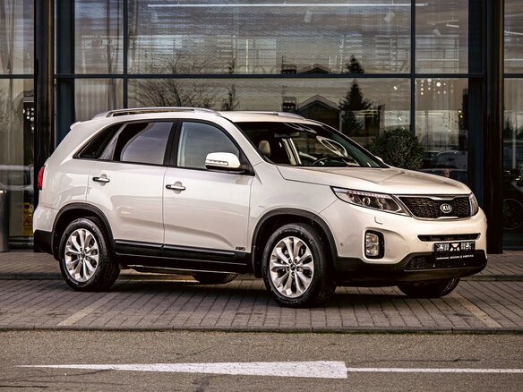 2017 Kia Sorento II Рестайлинг, белый, 1755000 рублей - вид 2