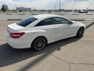 2009 Mercedes-Benz E-Класс 350 IV (W212, S212, C207), белый, 1600000 рублей, вид 4