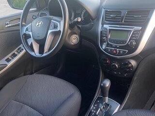 2012 Hyundai Solaris I, белый, 750000 рублей, вид 5