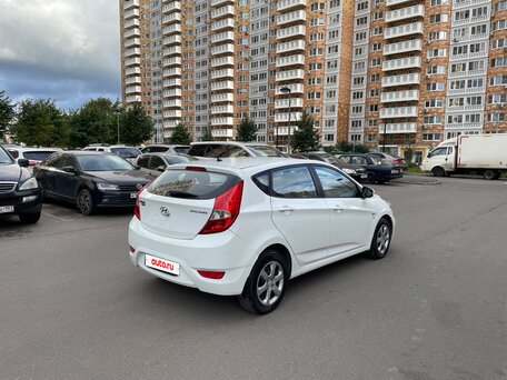 2014 Hyundai Solaris I, белый, 950000 рублей, вид 3