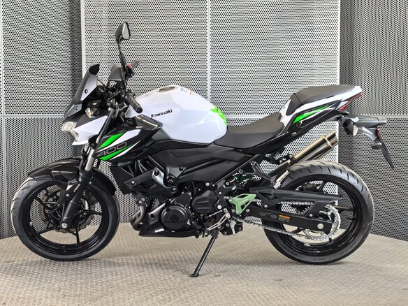 2019 Kawasaki Z 400, белый, 489000 рублей - вид 4