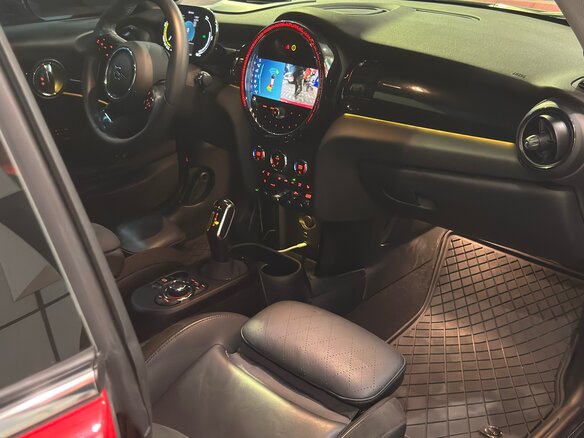 2023 Mini Hatch Cooper SE III (F55/F56) Рестайлинг 2, красный, 3000000 рублей - вид 6