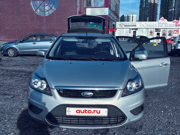 2010 Ford Focus II Рестайлинг, серебристый, 610000 рублей