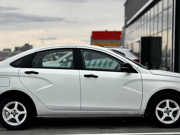 2018 Lada (ВАЗ) Vesta I, белый - вид 4