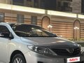 2010 Toyota Corolla X (E140, E150) Рестайлинг, серебристый, 1020000 рублей - вид 1