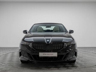 2026 BMW 5 серии 540d xDrive VIII (G60/G61/G68), чёрный, 13750000 рублей, вид 3