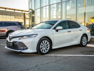 2019 Toyota Camry VIII (XV70), белый, 2898000 рублей, вид 3
