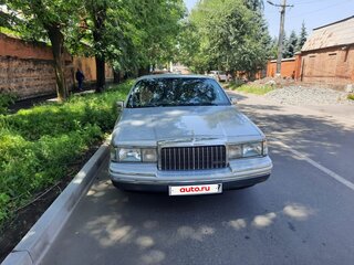 1993 Lincoln Town Car II, серебристый, 750000 рублей, вид 2