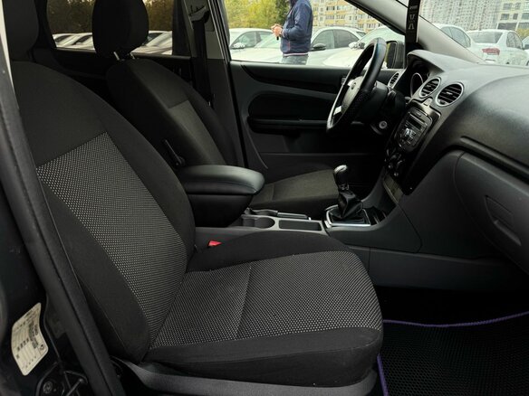 2010 Ford Focus II Рестайлинг, серый, 560000 рублей - вид 13