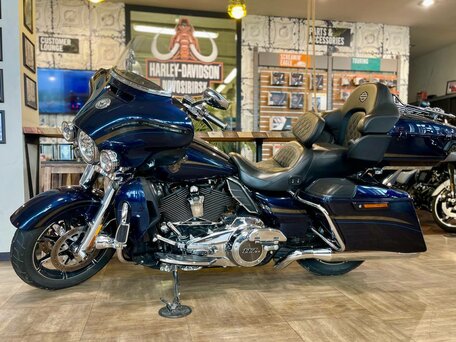2018 Harley-Davidson CVO Limited, синий, 3500000 рублей, вид 2