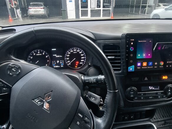 2018 Mitsubishi Outlander III Рестайлинг 2, белый, 2500000 рублей - вид 6