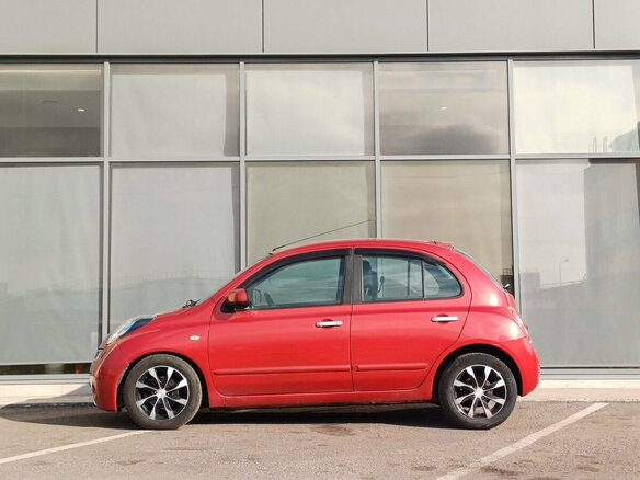 2010 Nissan Micra III (K12), красный - вид 5