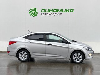 2014 Hyundai Solaris I Рестайлинг, серебристый, 788000 рублей, вид 4