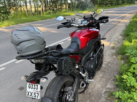 2015 Yamaha MT-09 Tracer (FJ-09), красный, 799999 рублей, вид 3